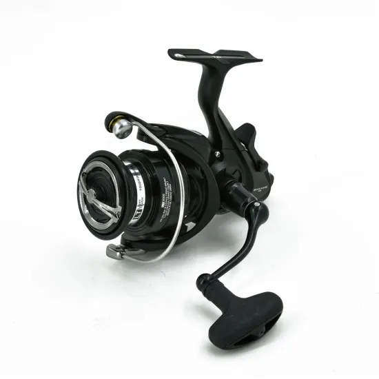 Kołowrotek feeder z wolnym biegiem Daiwa Black Widow BR LT 3000 2 łożyska